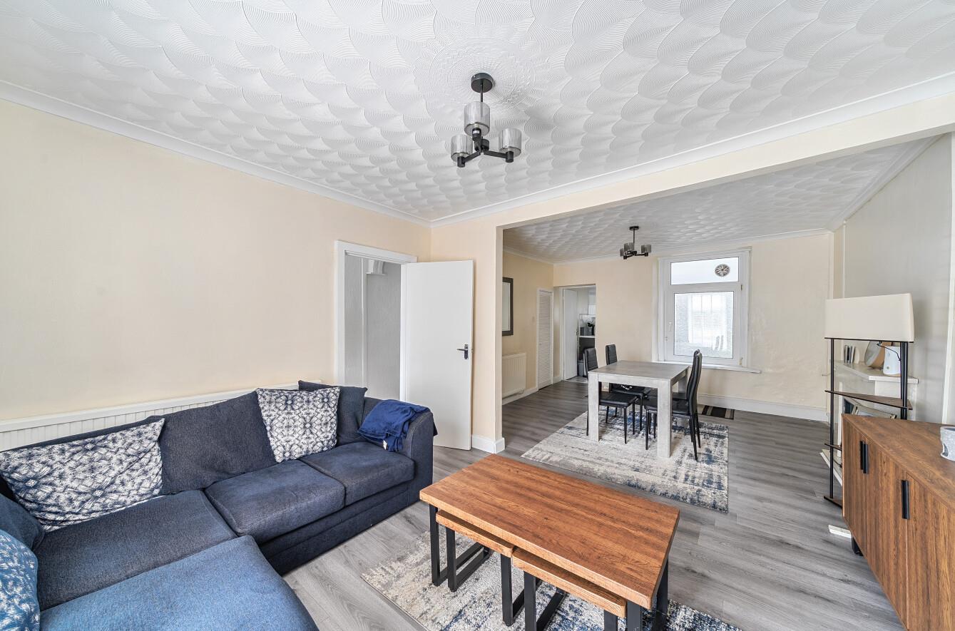 Neath Road, Morriston, Swansea, SA6 8HG